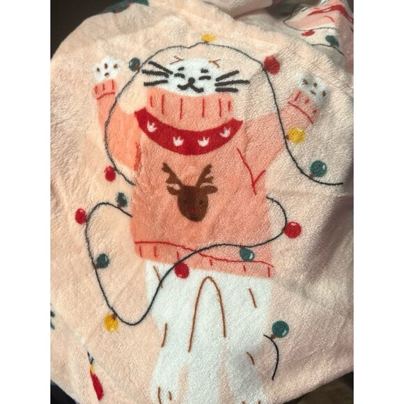 Viral CATS & CHRISTMAS FUN THROW BLANKET by Holly Jolly - Picture 5 of 5